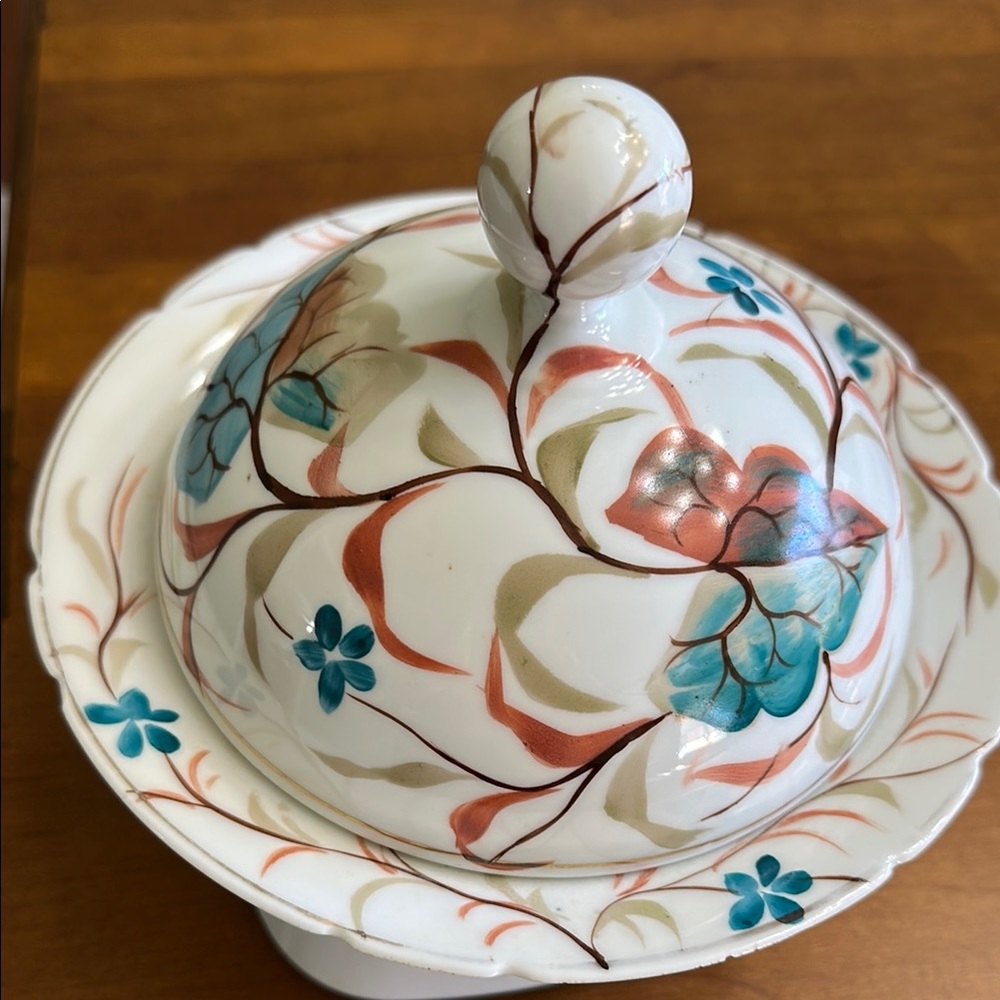 Porcelain Covered Dish - Picture 3 of 12